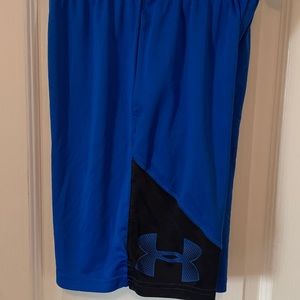 Under Armour Boy's youth medium Loos shorts. Great condition. Blue and Black.